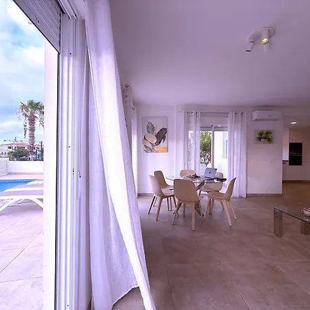 9- Mister Nine * סן מיגל דה אבונה