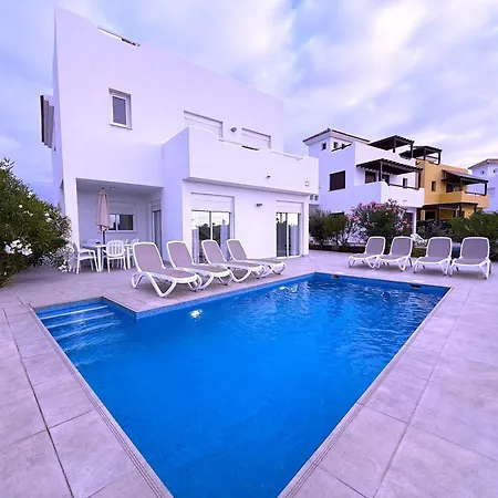 9- Mister Nine Villa